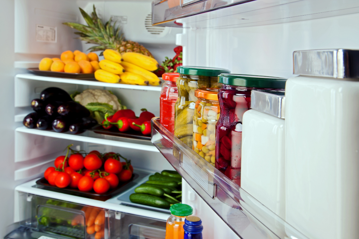 Descubra A Forma Correta De Organizar Os Alimentos Na Geladeira