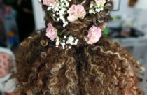 Penteados para noivas para cabelos cacheados