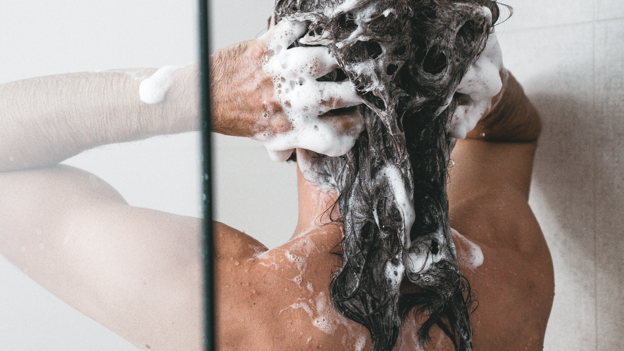 Lavar o cabelo antes de tingir